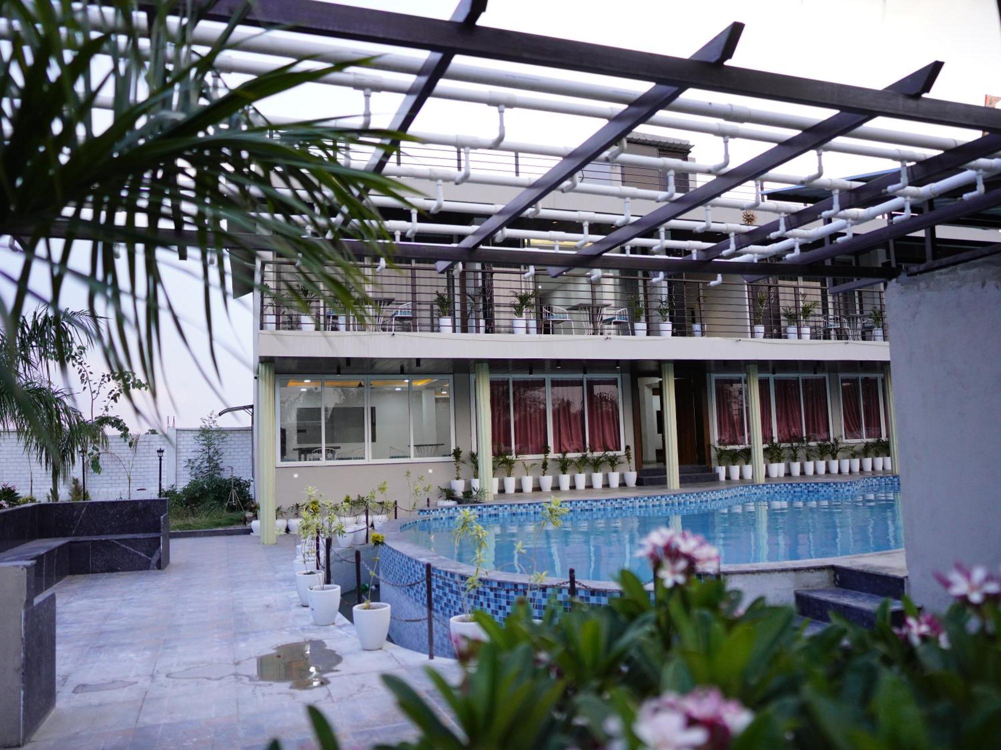 Fun O Farm Luxury Farm Villa Indore Buitenkant foto
