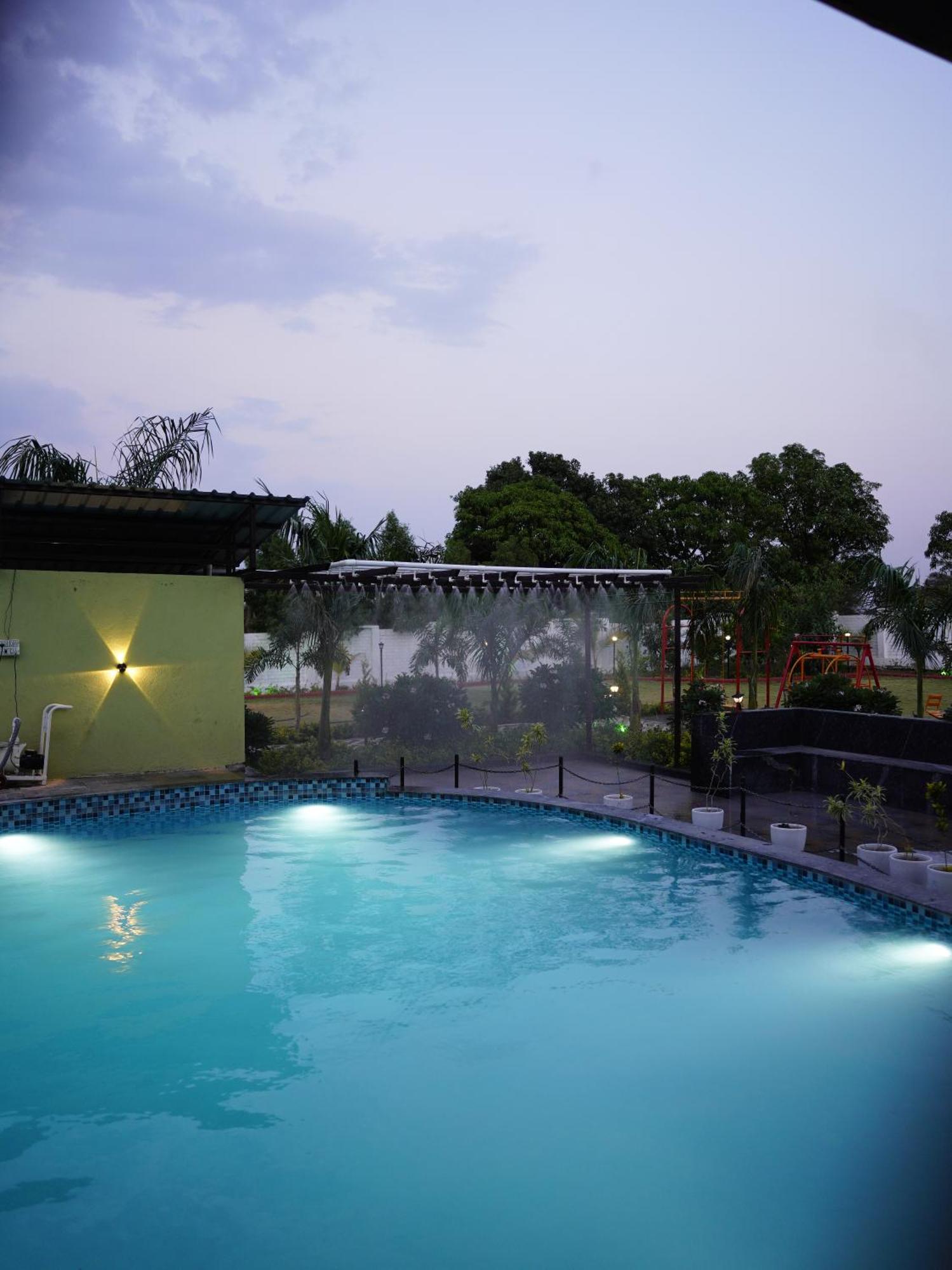 Fun O Farm Luxury Farm Villa Indore Buitenkant foto